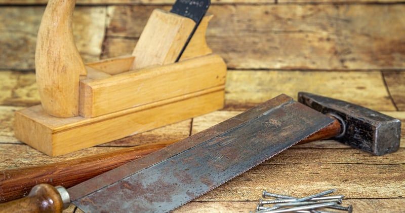 DIY vs Hiring a Contractor: What Homeowners Should Consider